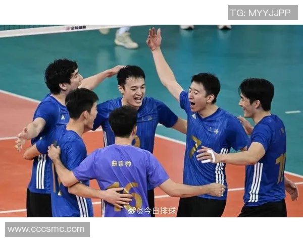 上海排球队在排球耐力排行榜中荣获第三名展现出强大实力与潜力 上海排球队在排球耐力排行榜中荣获第三名展现出强大实力与潜力